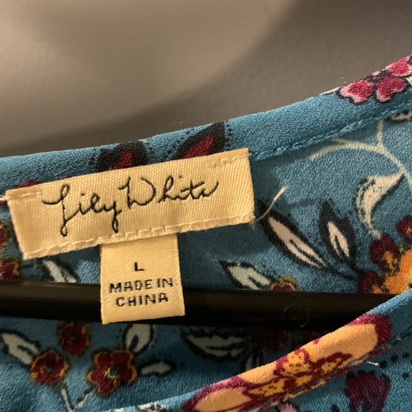 Lily White sleeveless top. - Picture 2 of 5